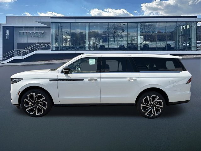 New 2027 Lincoln Navigator L Black Label AWD/4WD image 4
