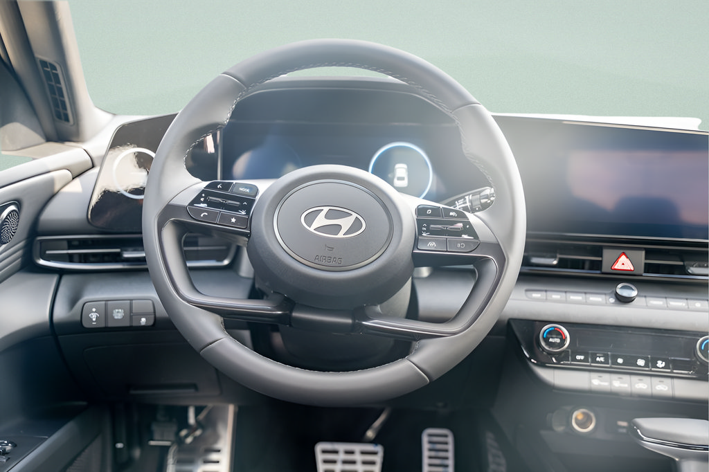 New 2025 Hyundai Elantra SEL FWD image 16