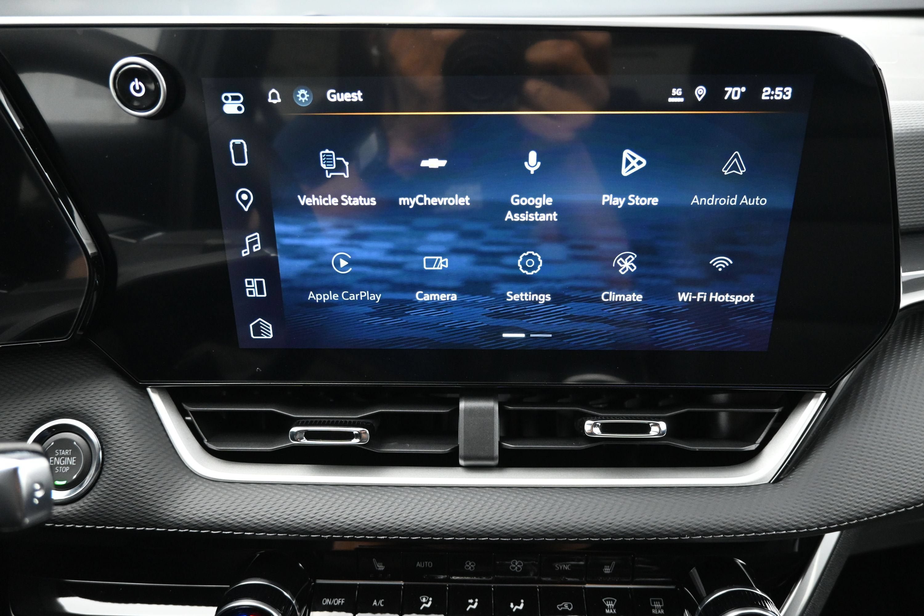 New 2027 Chevrolet Equinox LT w/ Convenience Package II FWD image 16