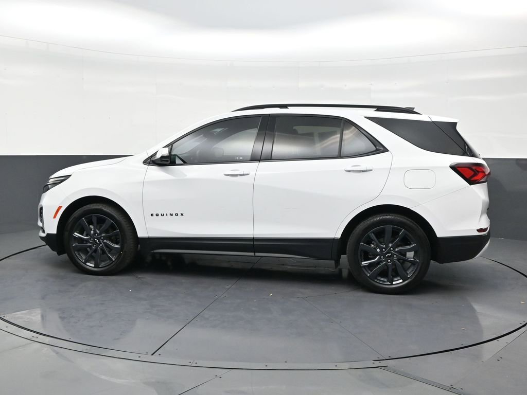 Used 2023 Chevrolet Equinox RS image 2