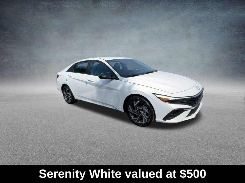 Used 2025 Hyundai Elantra Sport image 2
