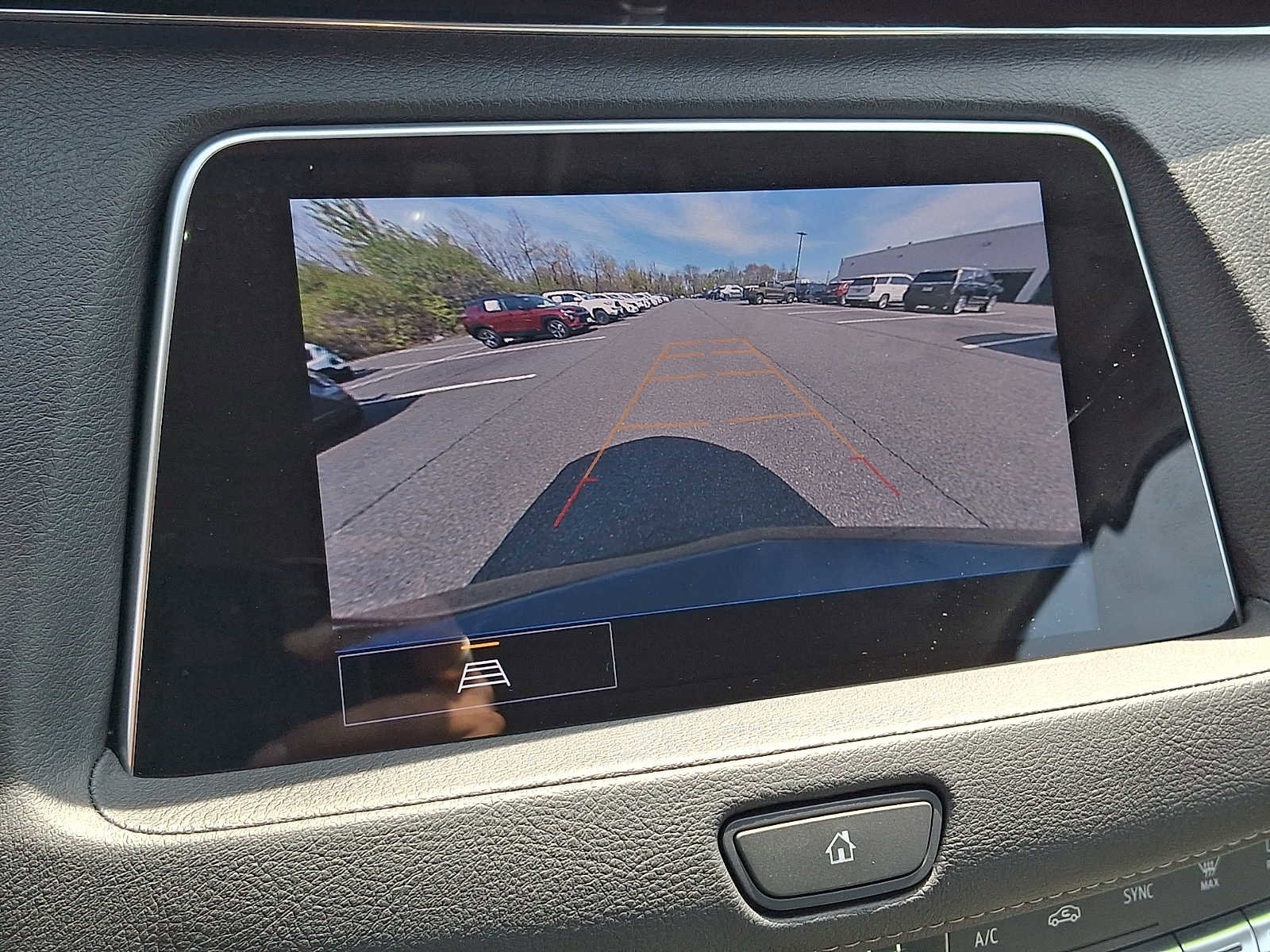 Used 2023 Cadillac XT4 Luxury AWD/4WD image 18