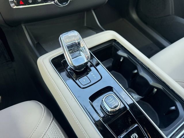 New 2026 Volvo XC90 B5 Plus image 24
