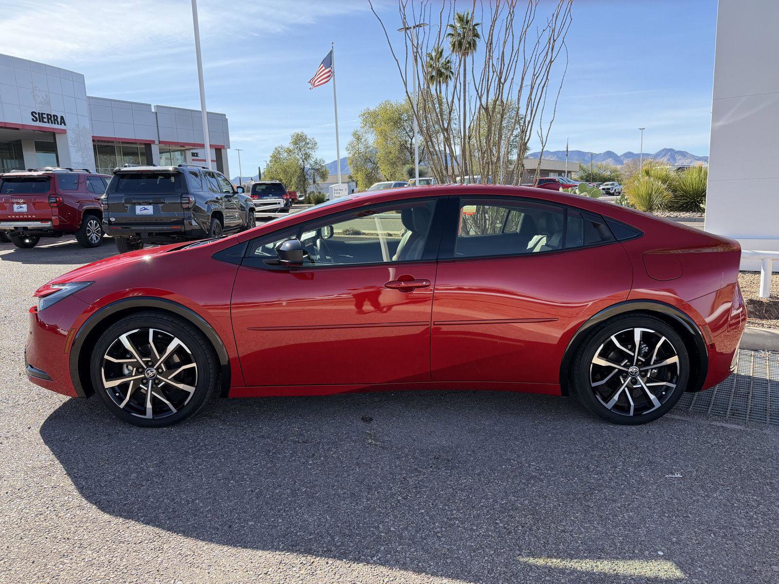 Used 2023 Toyota Prius Prime image 2
