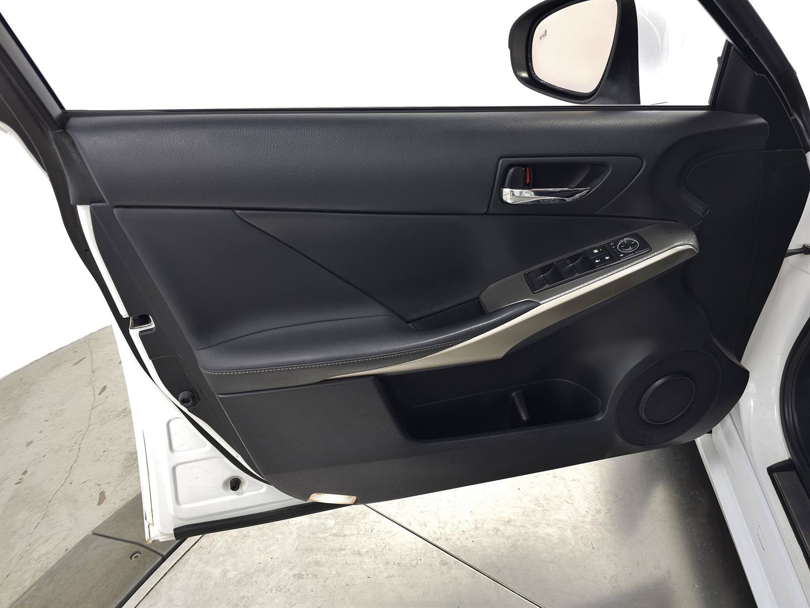 Used 2015 Lexus IS 250 AWD w/ F-Sport Package image 10