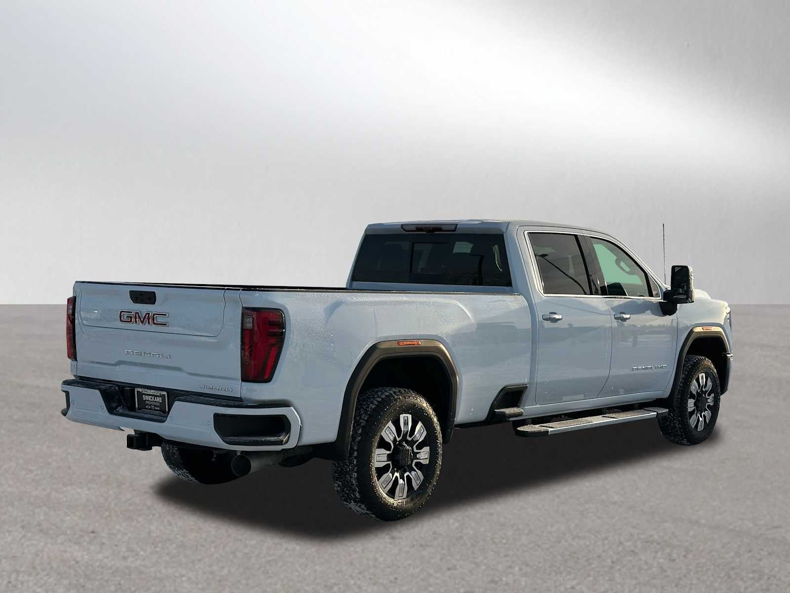 New 2026 GMC Sierra 3500 Denali w/ Denali Reserve Package AWD/4WD image 3