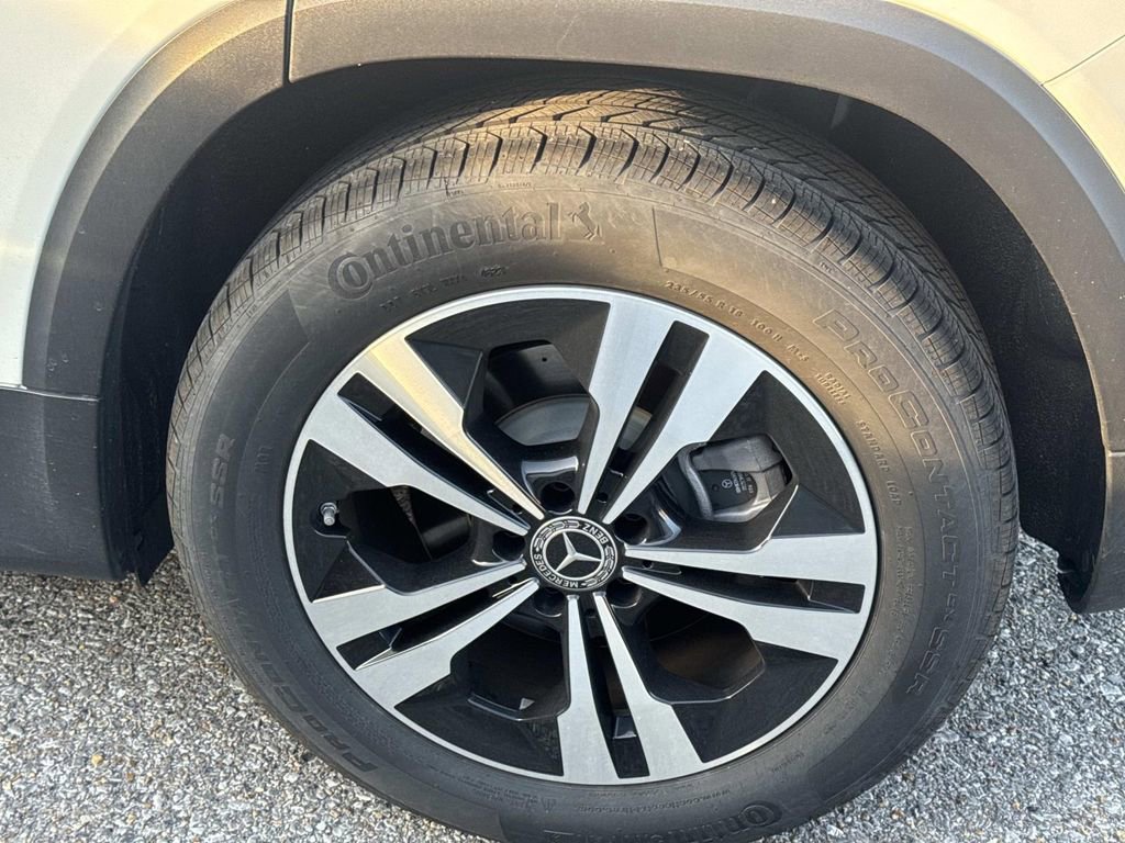 Used 2025 Mercedes-Benz GLB 250 image 4