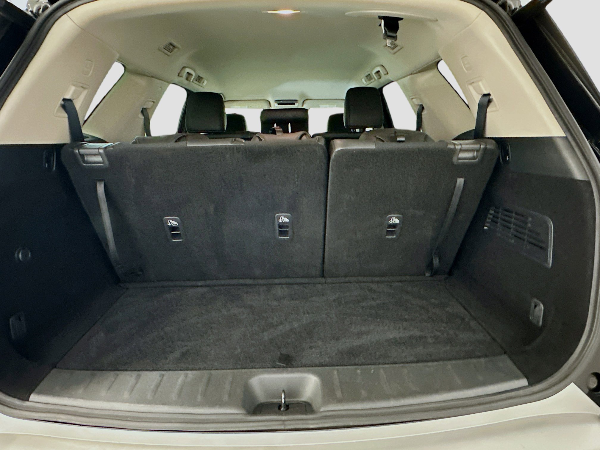 Used 2025 Nissan Pathfinder SL image 31