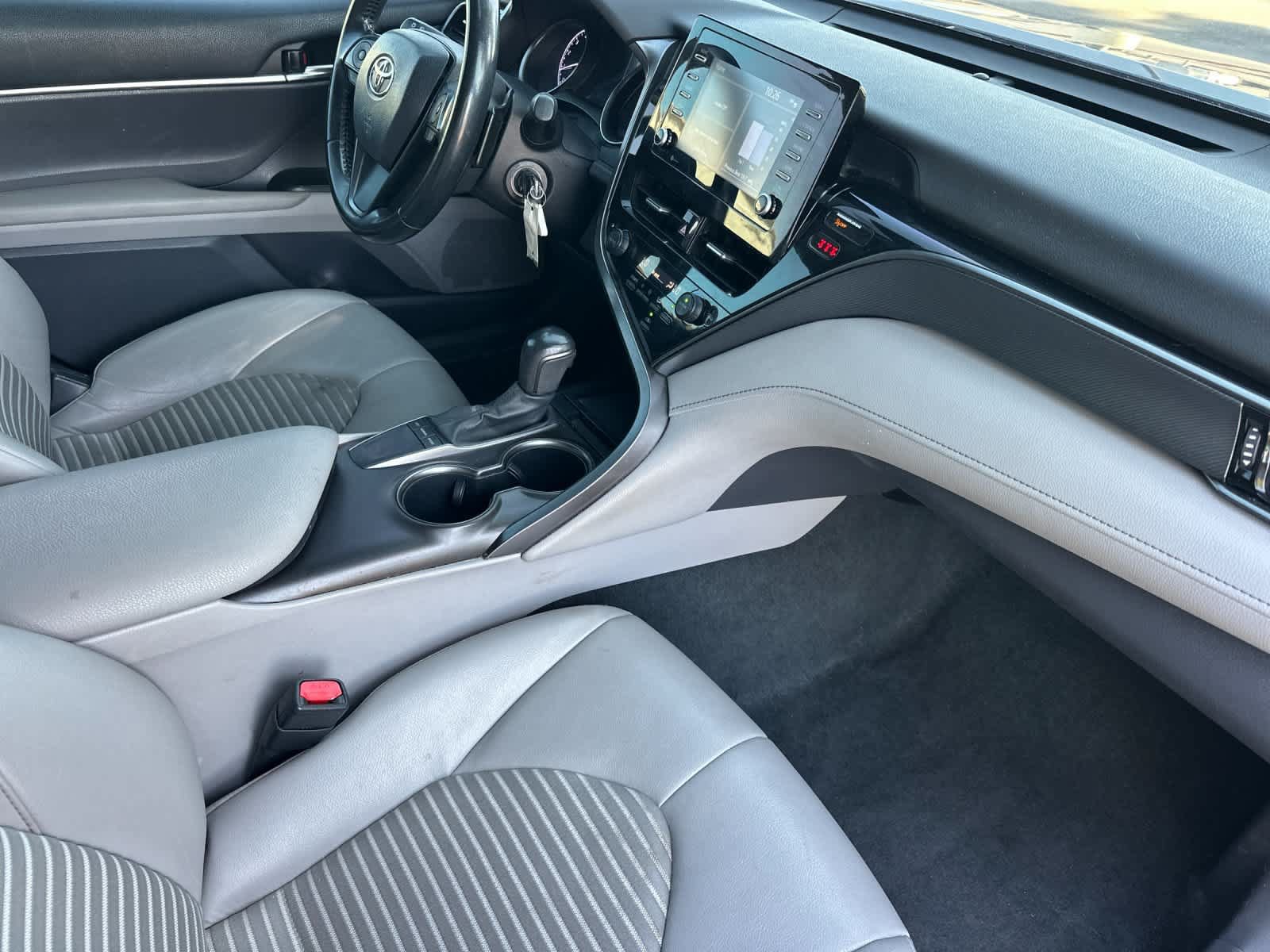 Used 2023 Toyota Camry SE FWD image 16