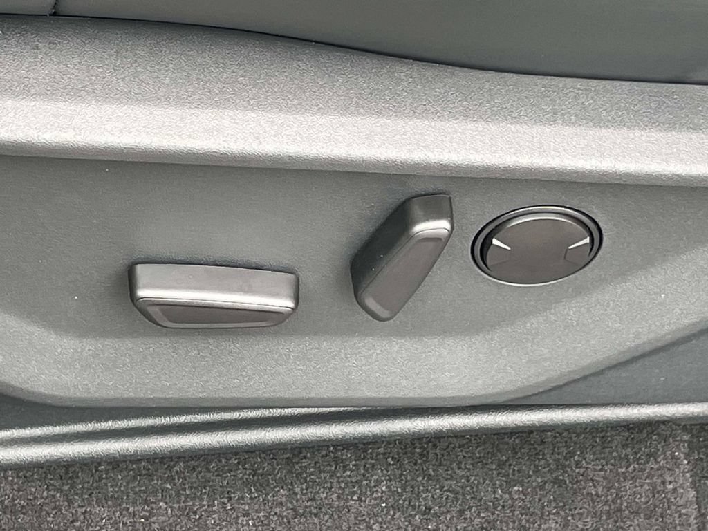 New 2026 Ford Expedition Platinum w/ Stealth Appearance Package AWD/4WD image 14