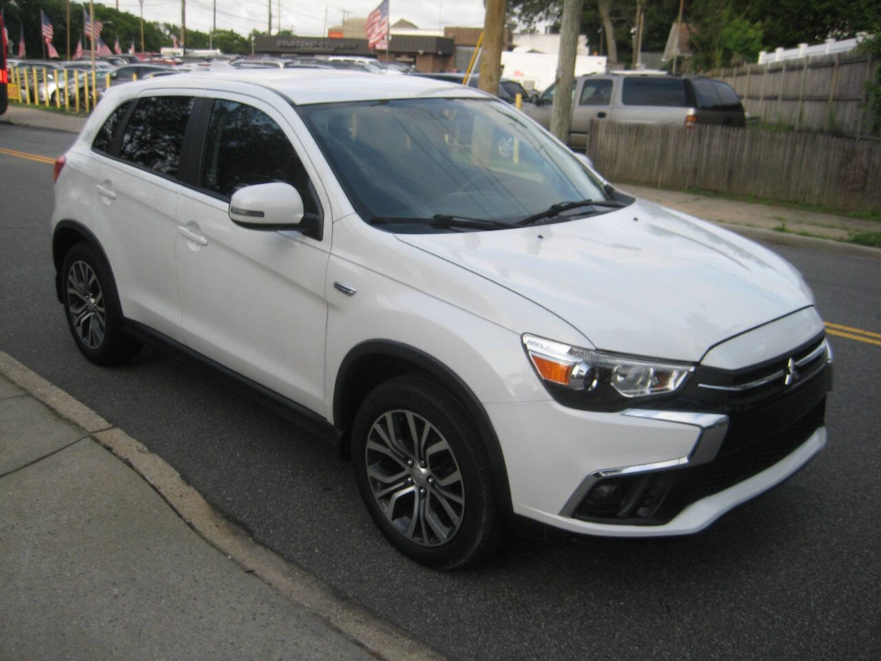 Used 2018 Mitsubishi Outlander Sport LE image 2