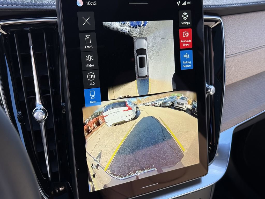 New 2026 Volvo XC90 B6 Plus w/ Protection Package Premier image 21