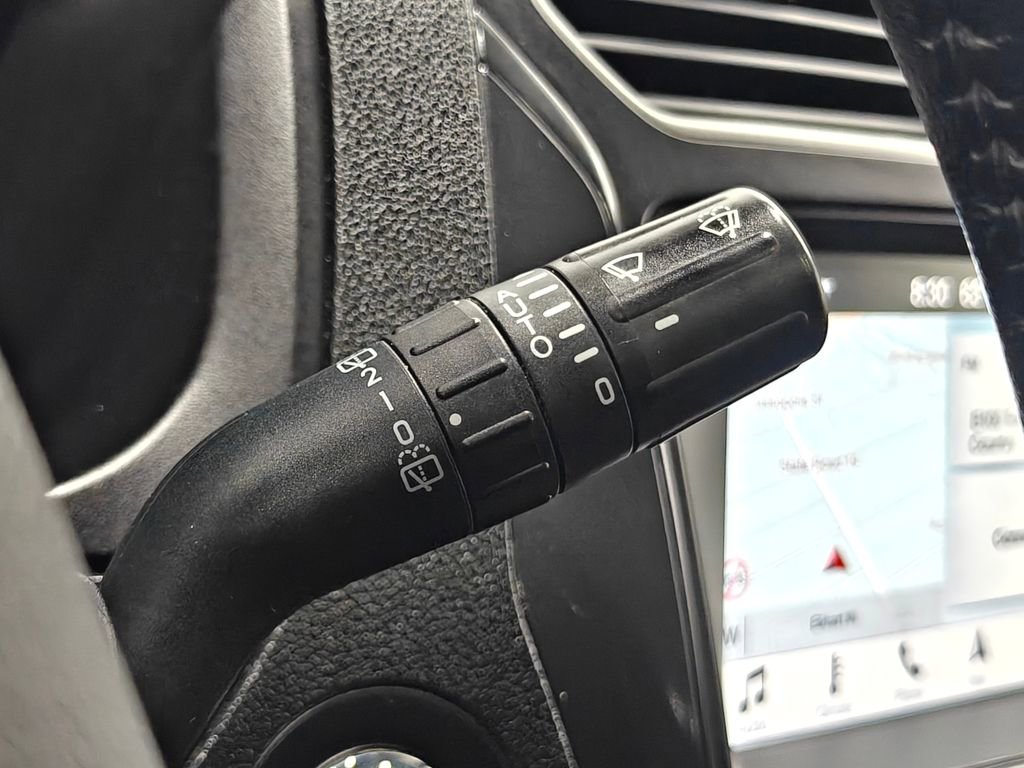 Used 2018 Ford Explorer XLT w/ XLT Appearance Package image 53