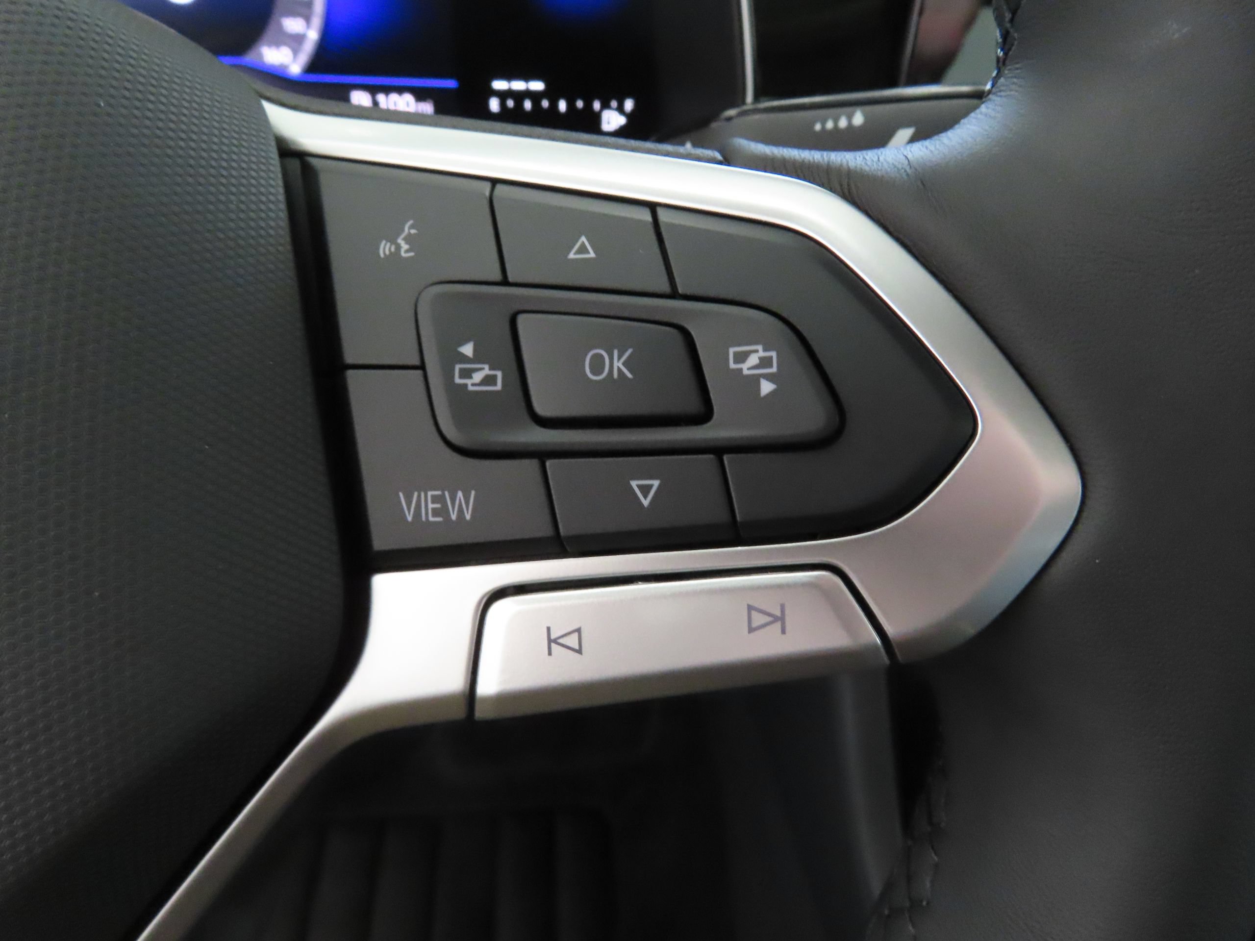 New 2026 Volkswagen Jetta SE FWD image 13