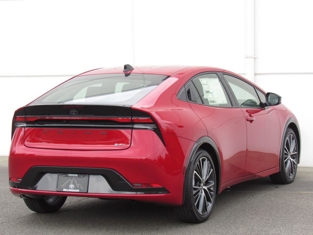 New 2026 Toyota Prius XLE FWD image 6