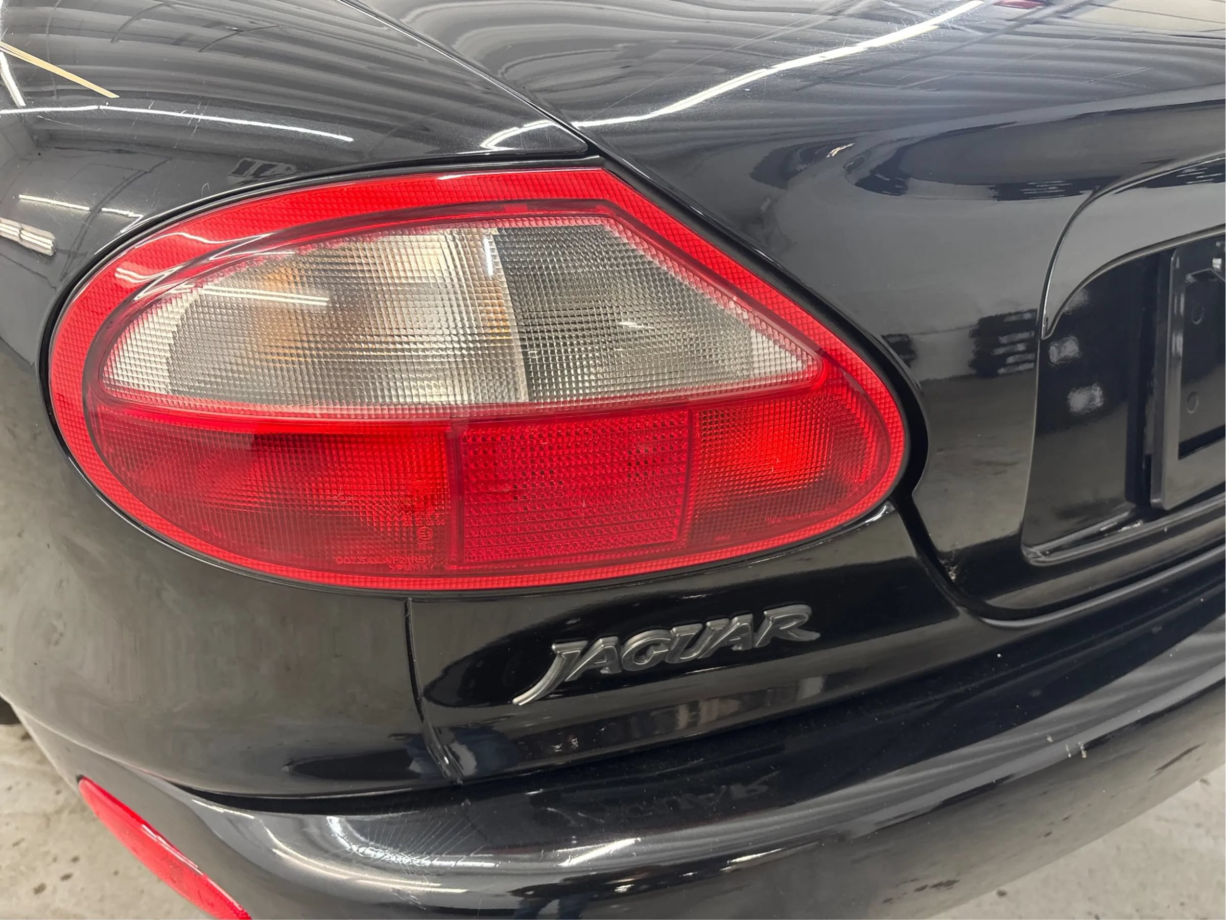 Used 1998 Jaguar XK8 Convertible RWD image 31