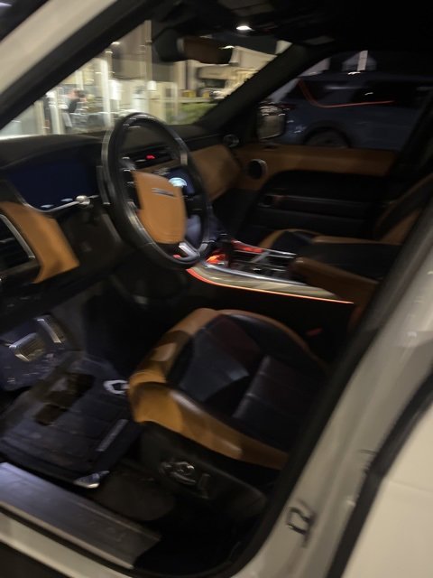 Used 2018 Land Rover Range Rover Sport HSE Dynamic image 4