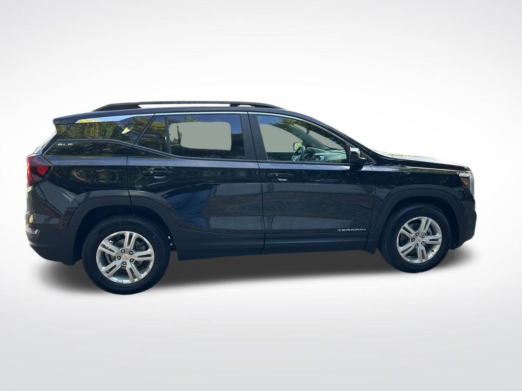Certified 2022 GMC Terrain SLE w/ Driver Convenience Package image 9
