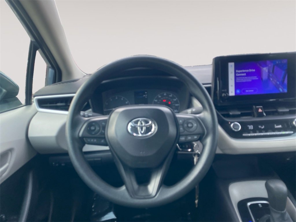 Used 2025 Toyota Corolla LE image 12