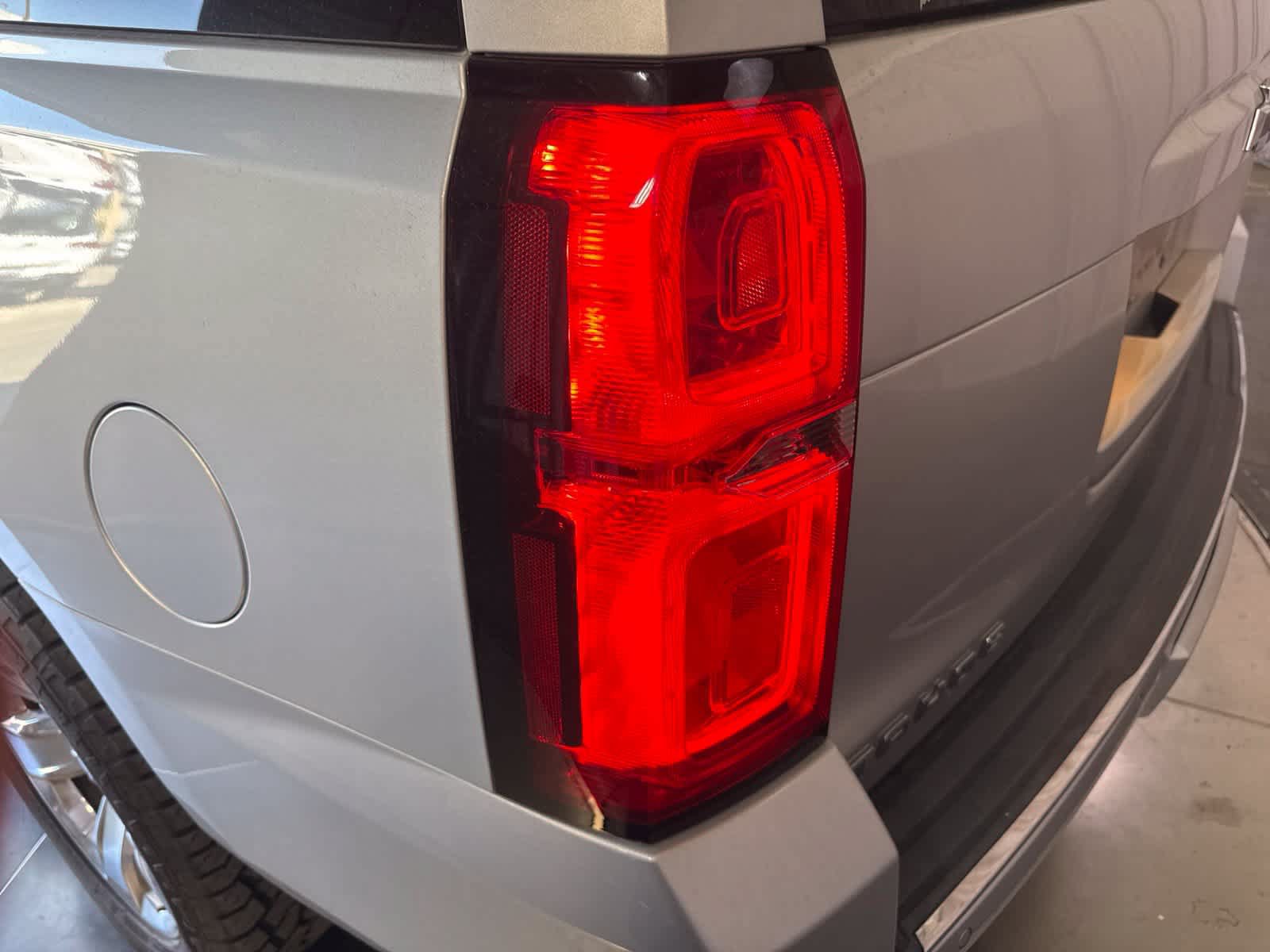 Used 2019 Chevrolet Tahoe Premier AWD/4WD image 13
