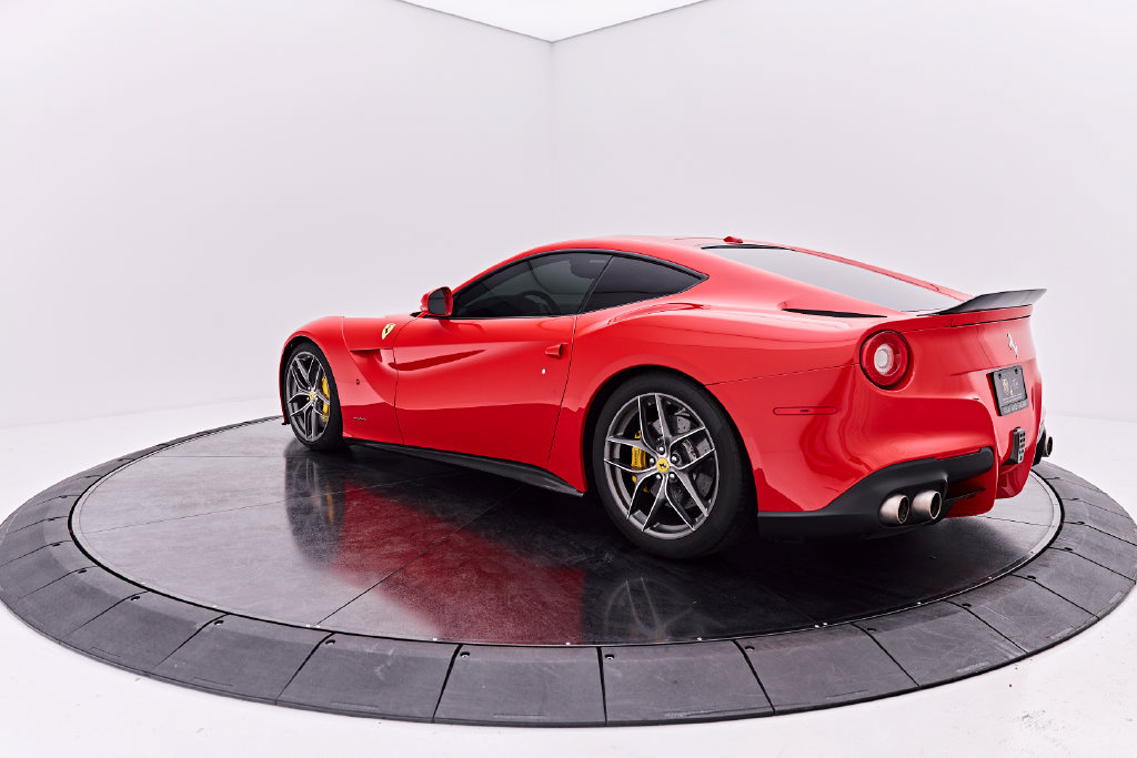 Used 2016 Ferrari F12 Berlinetta RWD image 16