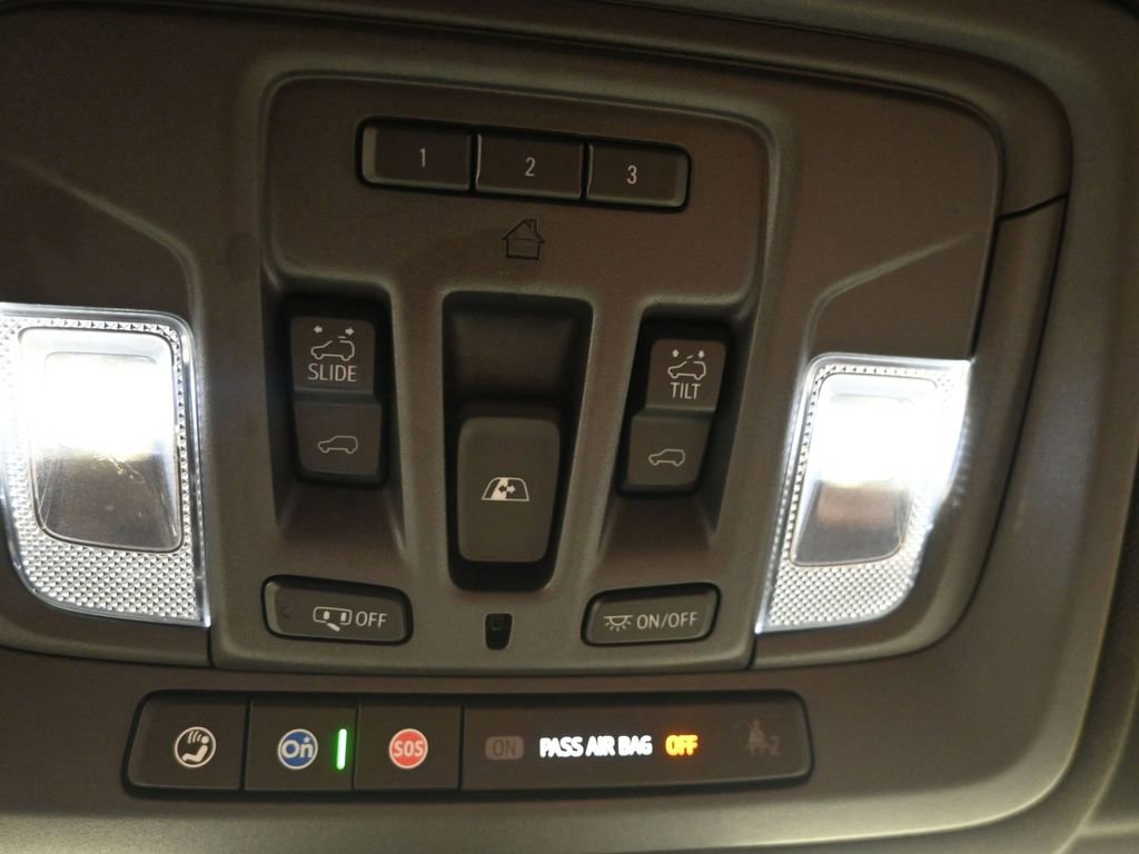 Used 2023 Chevrolet Silverado 1500 High Country w/ High Country Premium Package AWD/4WD image 17