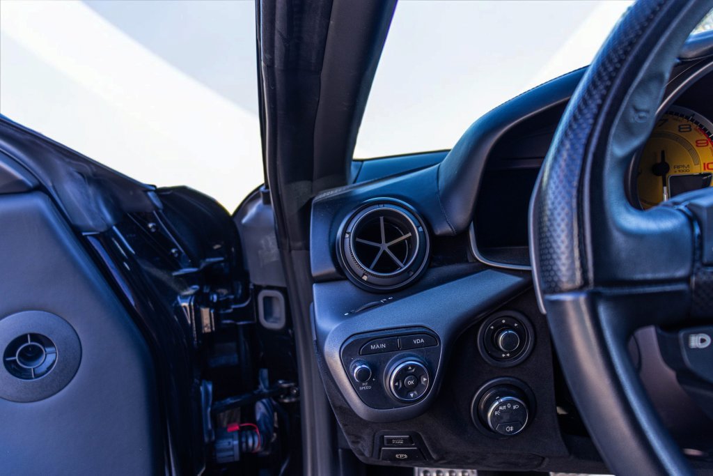 Used 2014 Ferrari F12 Berlinetta RWD image 36