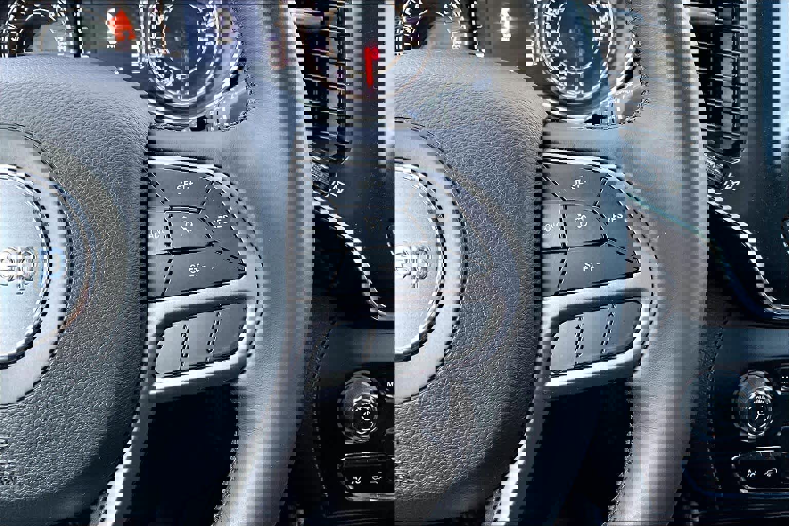 Used 2019 Jeep Cherokee Latitude Plus w/ Cold Weather Group image 22