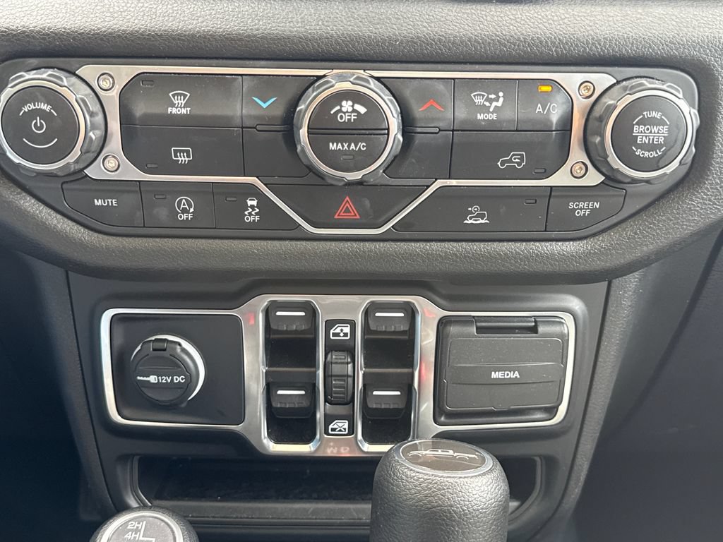 Used 2024 Jeep Gladiator Sport AWD/4WD image 24