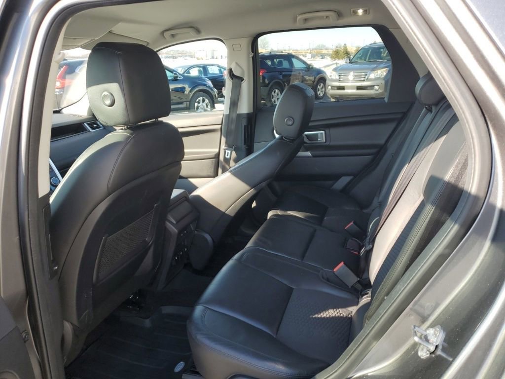 Used 2017 Land Rover Discovery Sport SE image 26