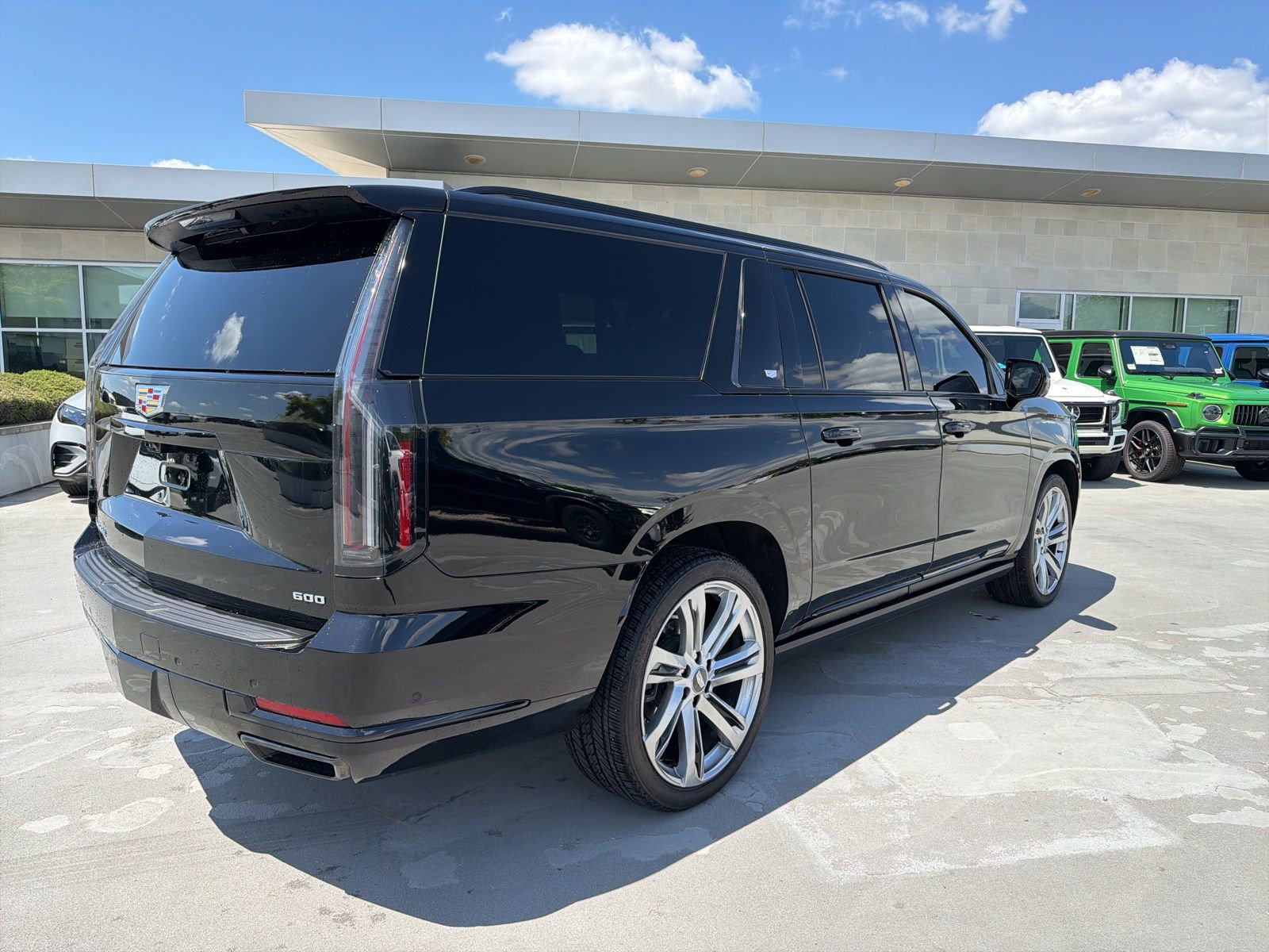 Used 2025 Cadillac Escalade ESV Sport w/ Touring Package AWD/4WD image 5