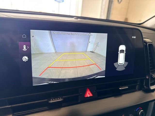 Used 2025 Kia Sportage EX image 32