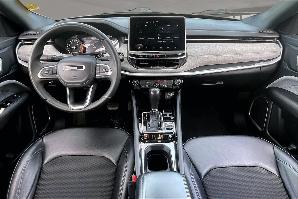 Used 2024 Jeep Compass Latitude AWD/4WD image 7