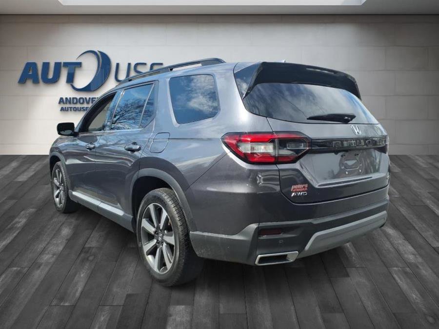 Used 2023 Honda Pilot Touring image 10