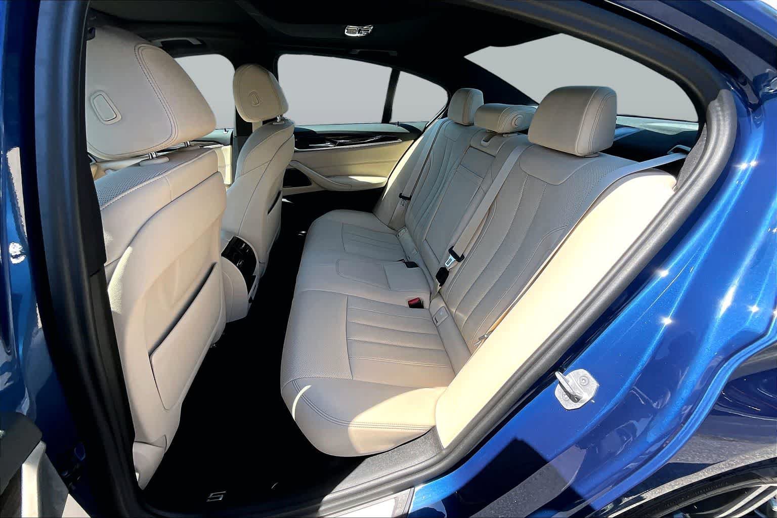 Used 2023 BMW 530i w/ Premium Package RWD image 21