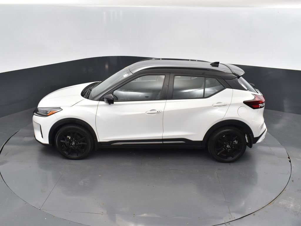 Used 2023 Nissan Kicks SR w/ SR Premium Package image 41