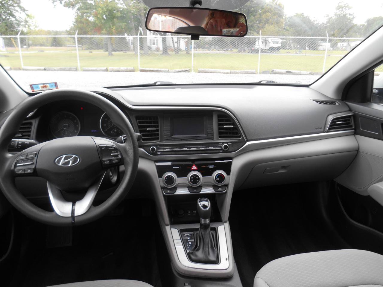 Used 2019 Hyundai Elantra SE FWD image 4