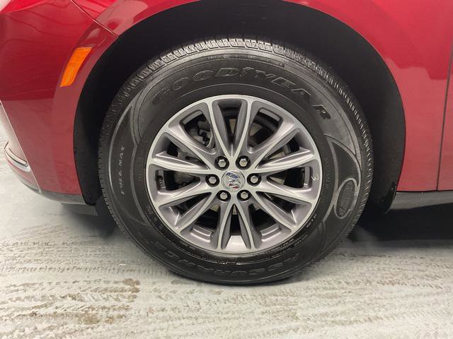 Used 2023 Buick Enclave Essence image 6