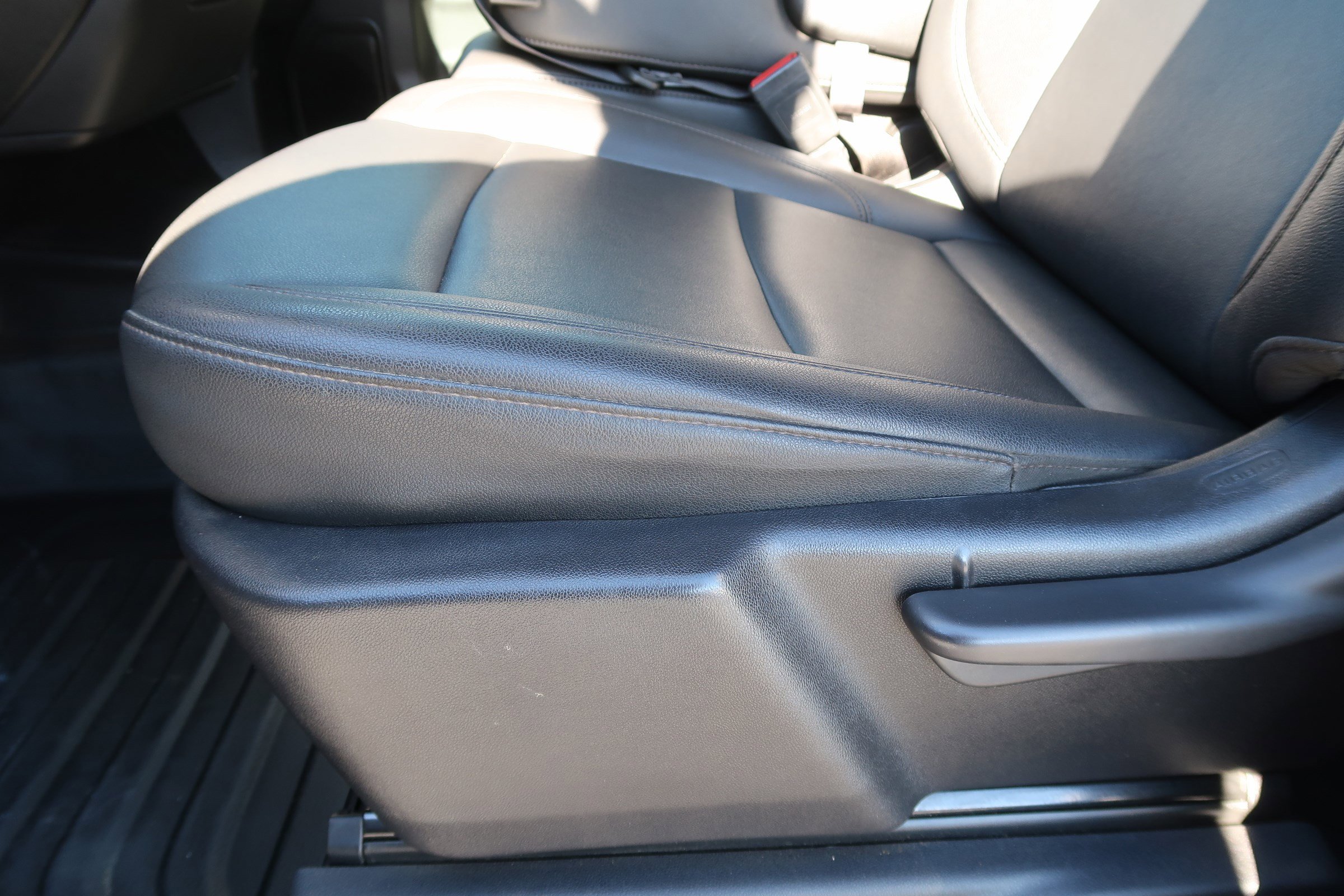 Used 2024 Chevrolet Silverado 3500 W/T image 17