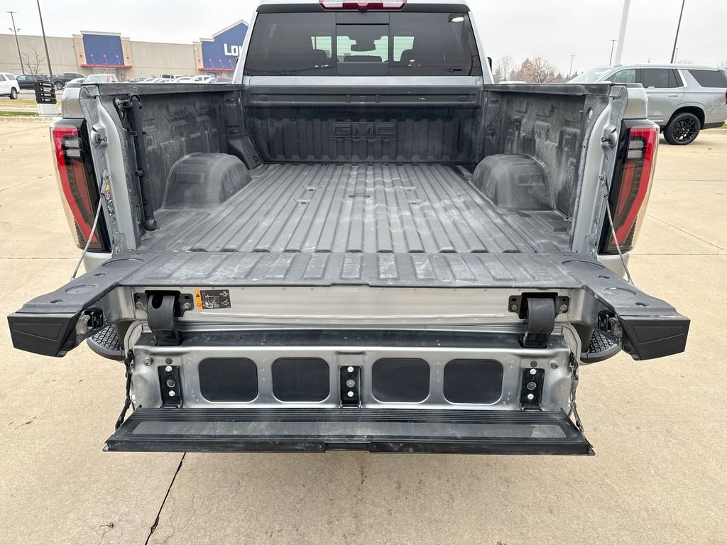 Used 2025 GMC Sierra 2500 AT4 image 42