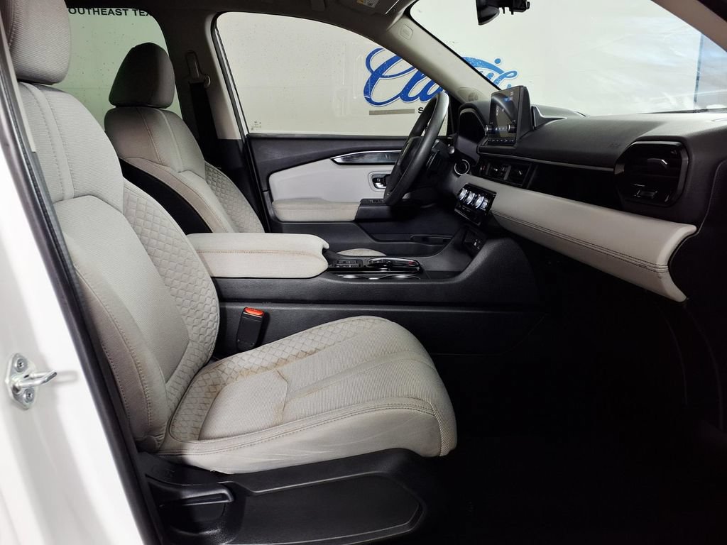 Used 2023 Honda Pilot LX image 12
