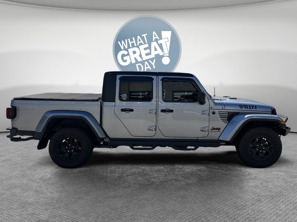 Used 2021 Jeep Gladiator Sport AWD/4WD image 2