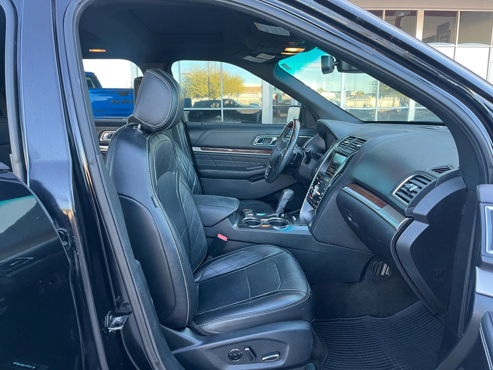 Used 2016 Ford Explorer Platinum image 19
