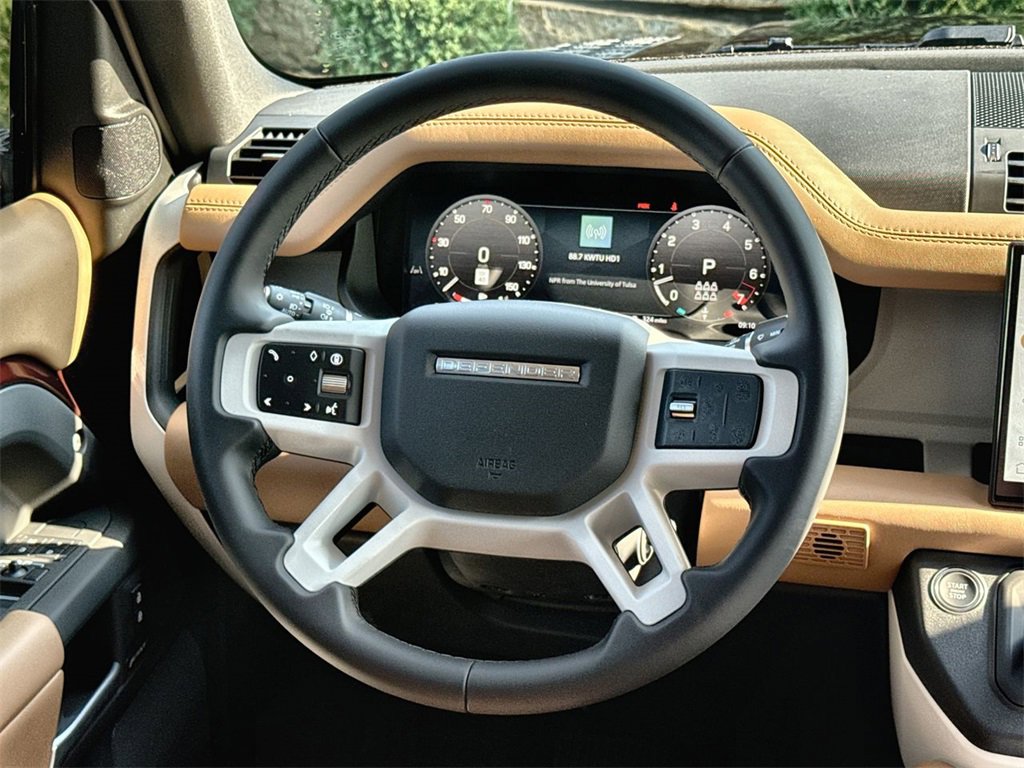 Used 2025 Land Rover Defender 130 S image 21