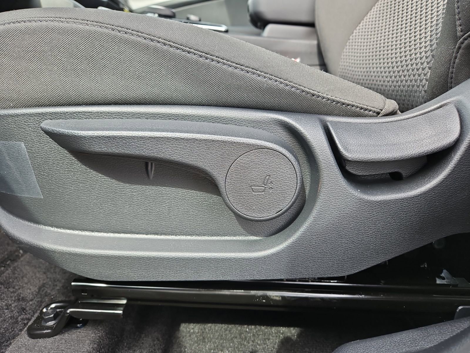 Used 2025 Kia Sportage LX image 20