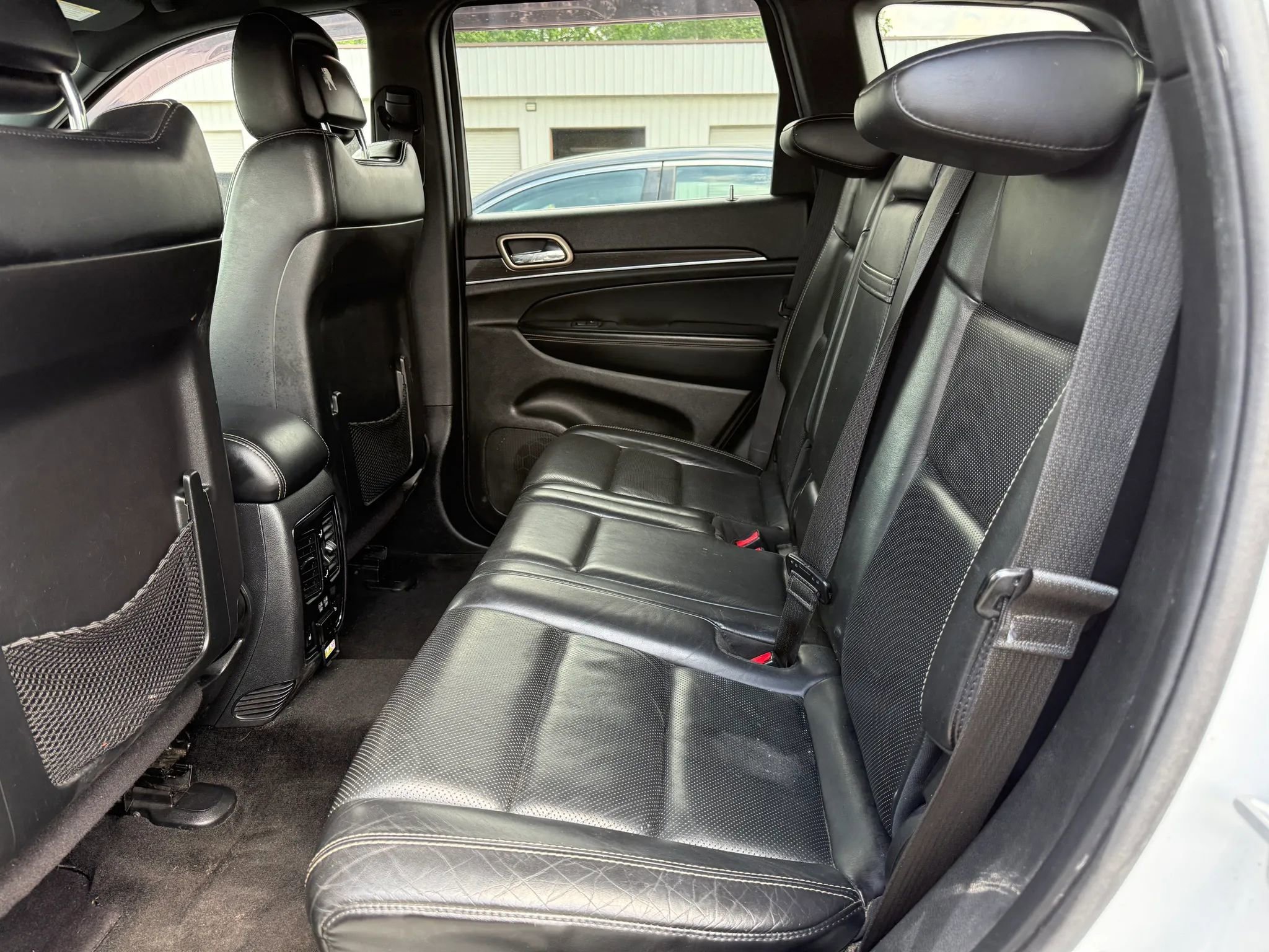 Used 2015 Jeep Grand Cherokee Limited w/ Luxury Group II AWD/4WD image 21