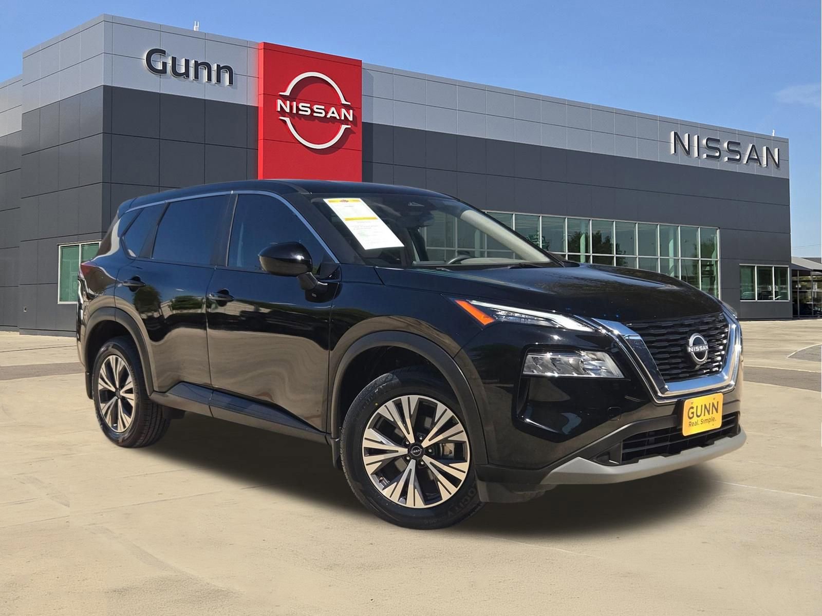 Used 2023 Nissan Rogue SV image 1