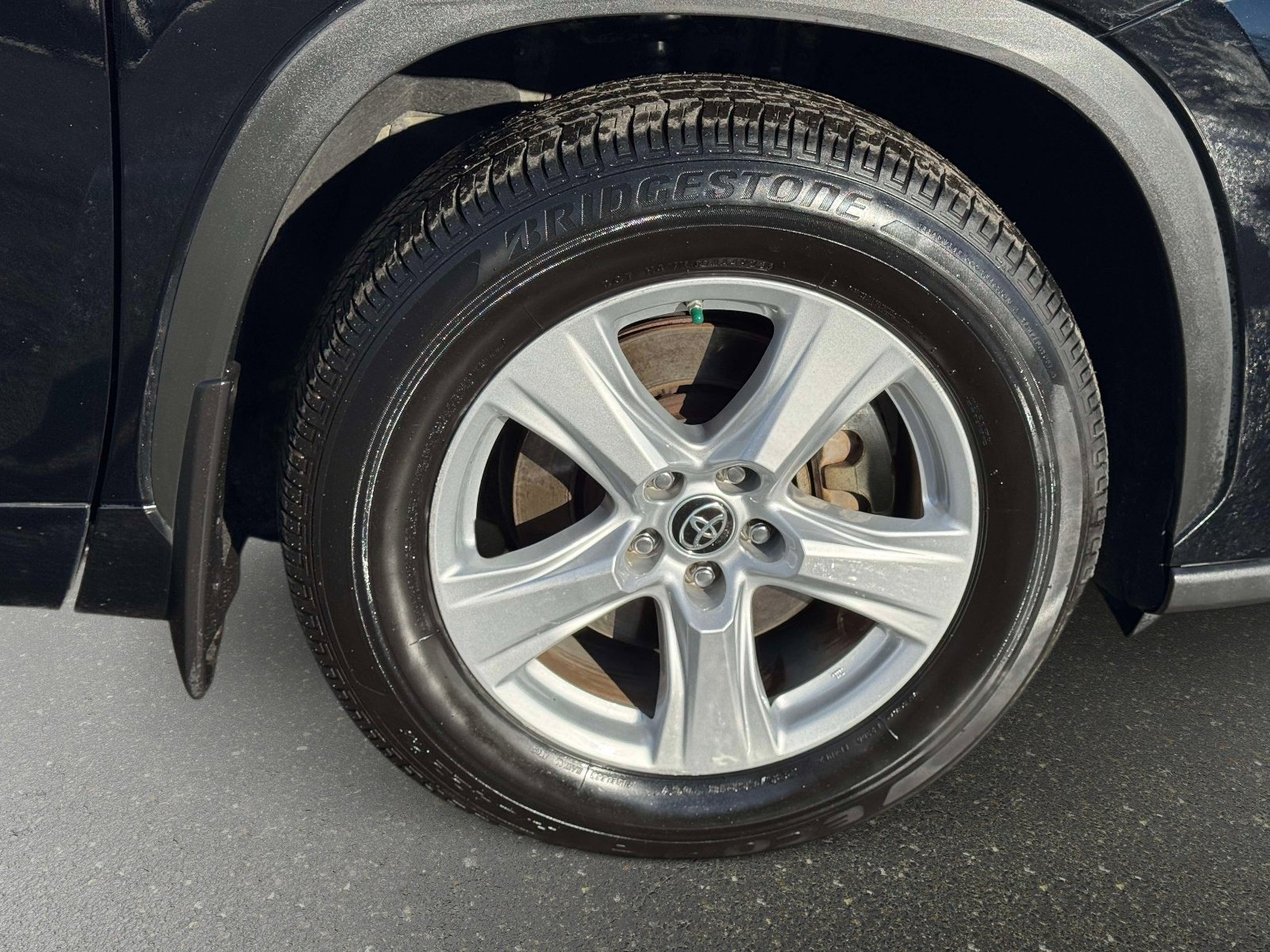 Used 2022 Toyota Highlander LE image 8