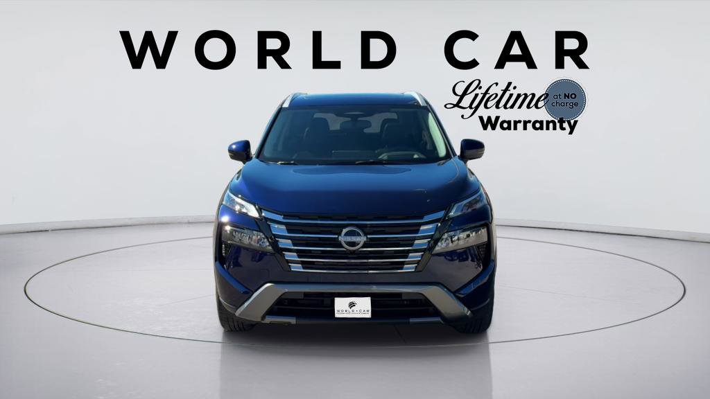 Used 2025 Nissan Rogue SL w/ Tech Package image 4