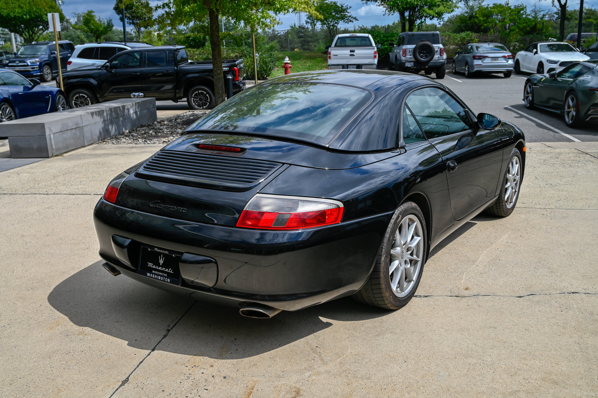 Used 2004 Porsche 911 Carrera RWD image 5